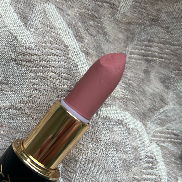 Hydrating Lipstick💄Oasis - Cool Pinky Nude shade - Picture 6 of 7